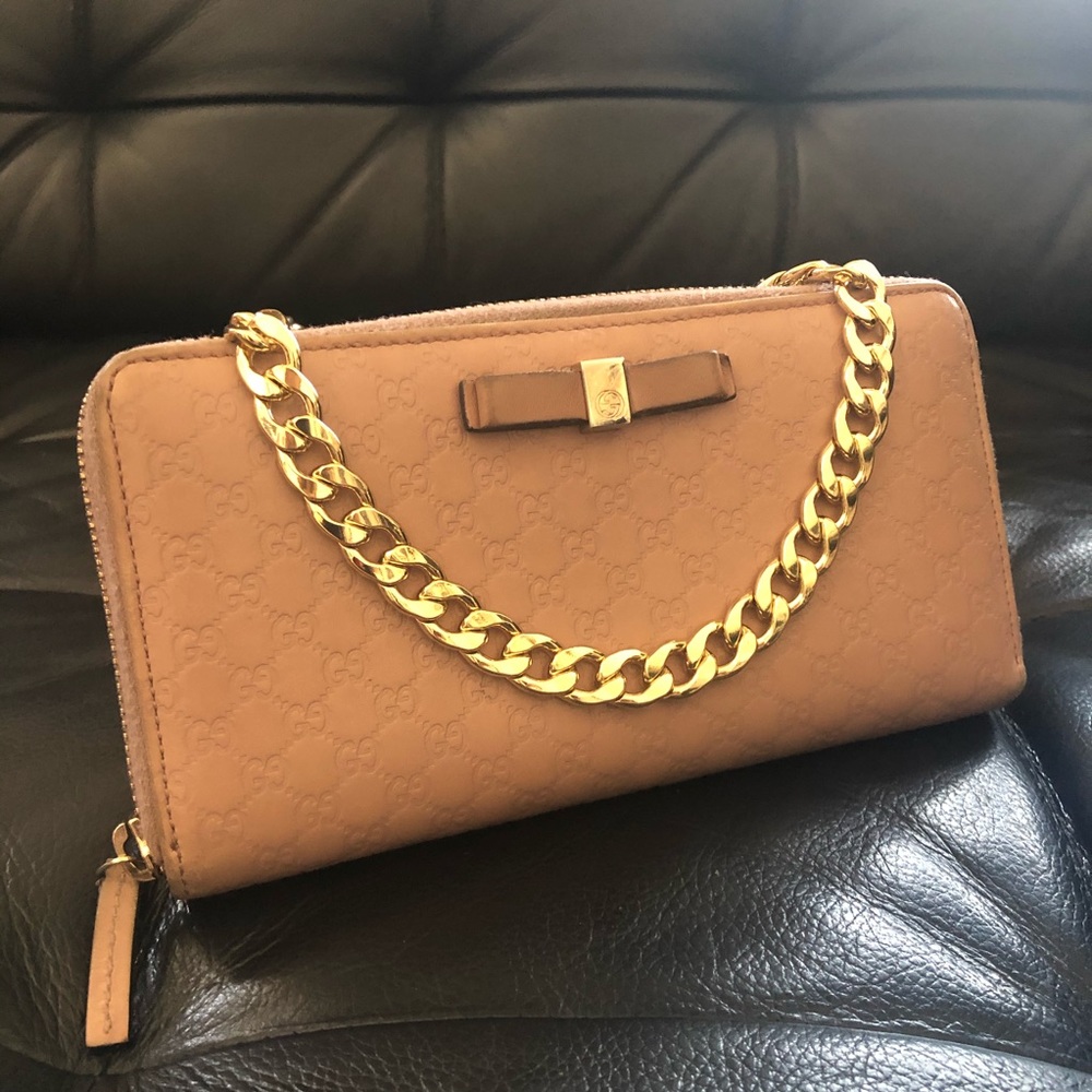 ❤️ SOLD ❤️Gucci guccissima leather wallet on chain